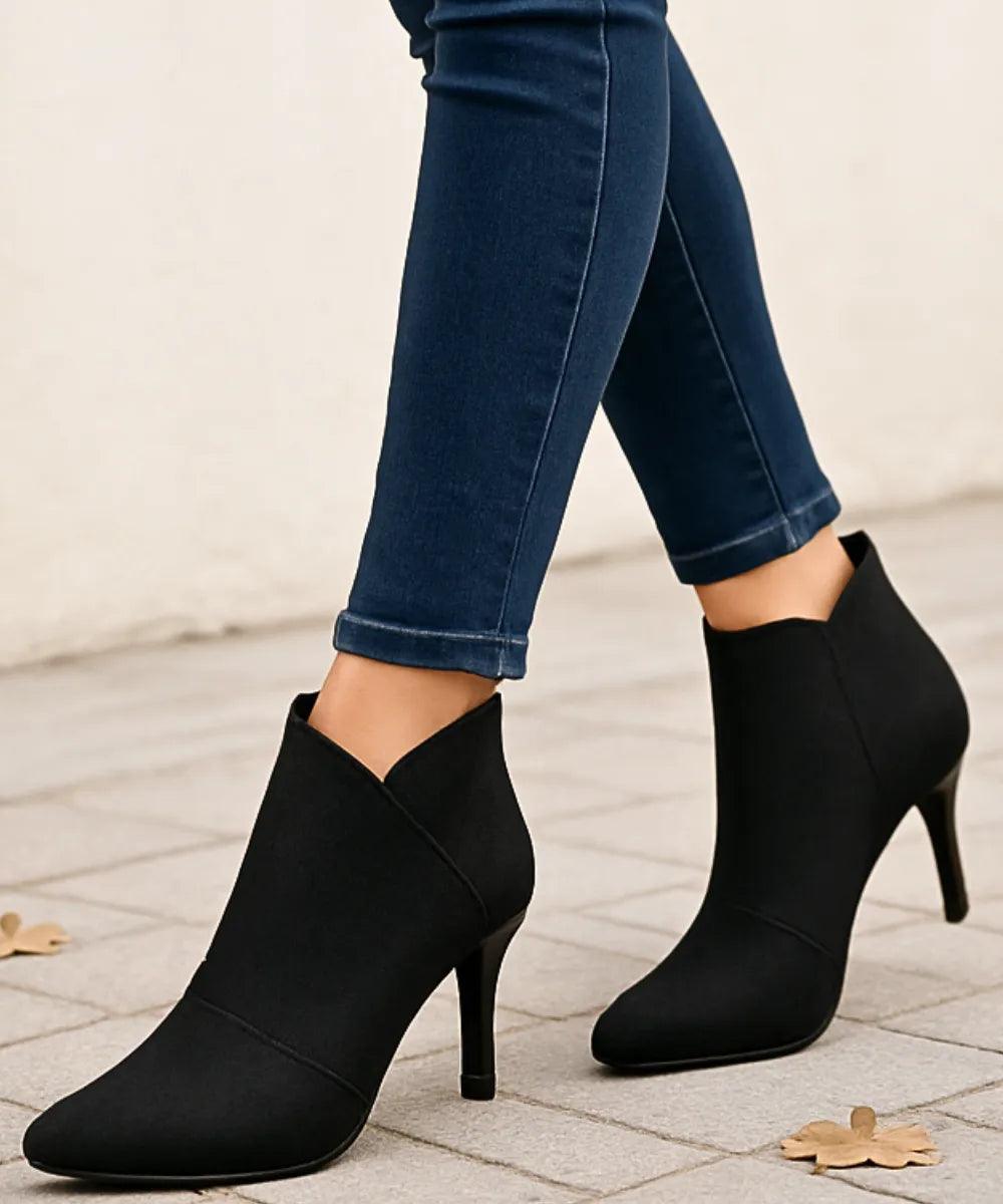 Bota Feminina Cano Curto com Salto Fino Elegante