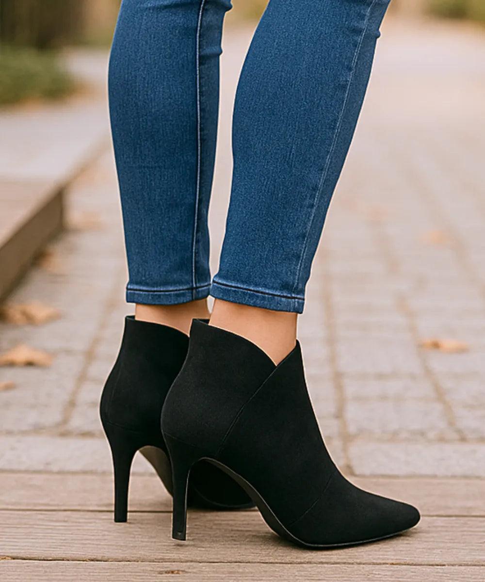 Bota Feminina Cano Curto com Salto Fino Elegante